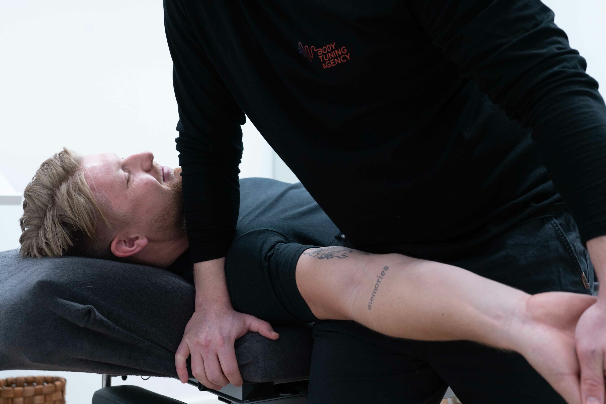 Therapeut behandelt Patienten